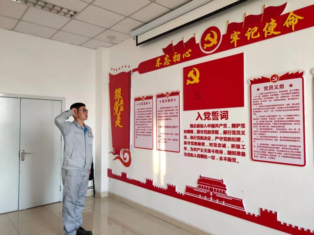 热巴的腿是上帝亲手捏的吧？当她穿上“星星鞋”后，说180我都信